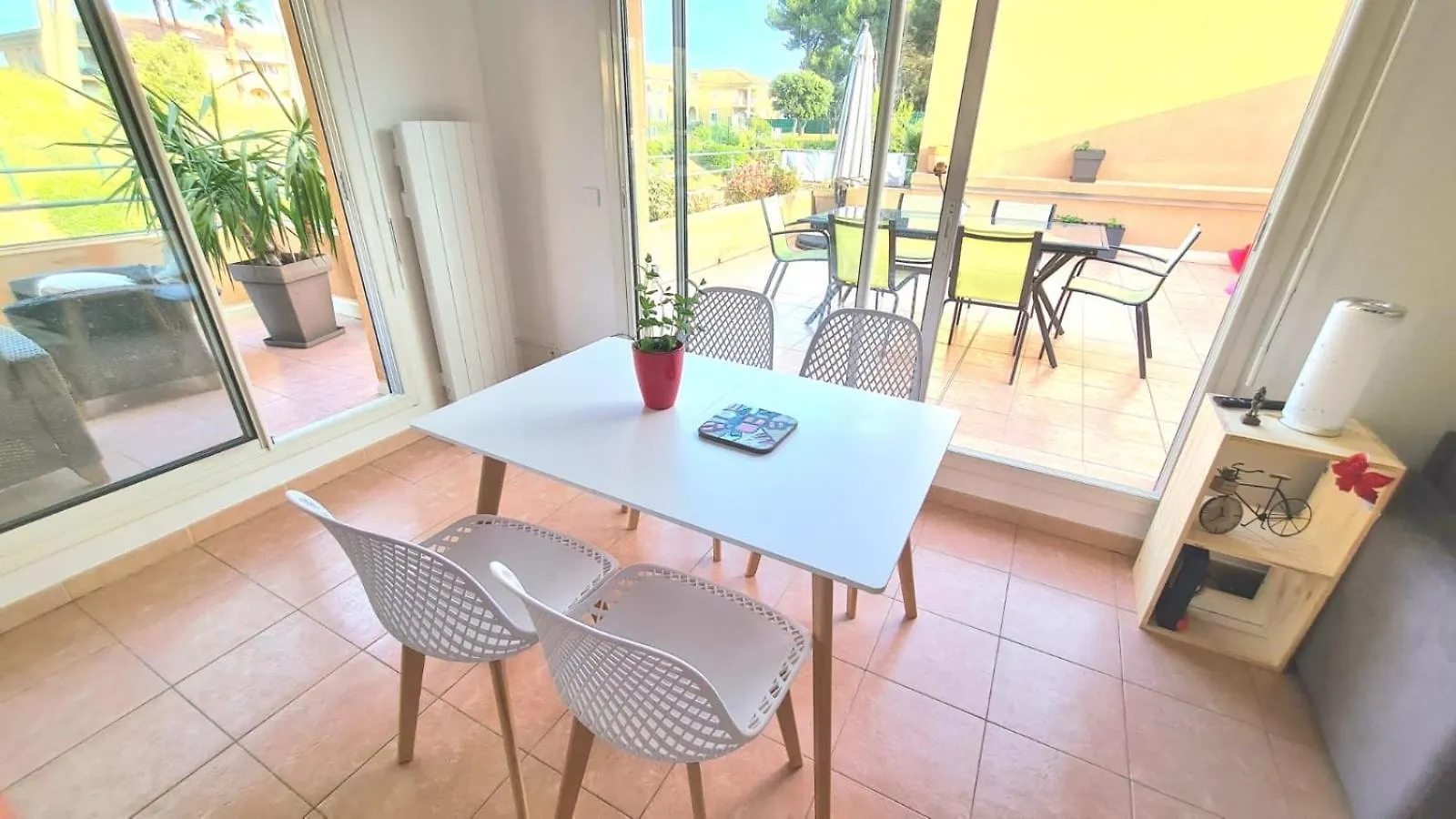 Coin De Paradis, Piscine, Parking, Terrasse Biot 0*,